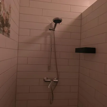 Neu Gebaut - Modern - - Boardinghouse Weisse Taube *