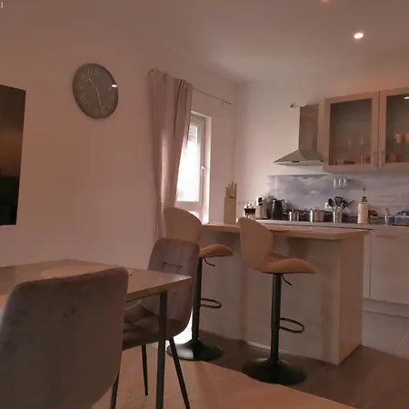 Aparthotel Neu Gebaut - Modern - - Boardinghouse Weiße Taube
