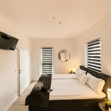 Newly Built - Neu Gebaut - Modern - - Boardinghouse Weisse Taube Apartmanhotel Altenstadt