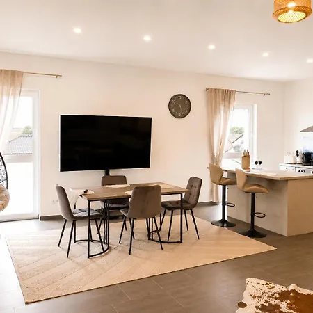 Apartmanhotel Newly Built - Neu Gebaut - Modern - - Boardinghouse Weisse Taube Altenstadt