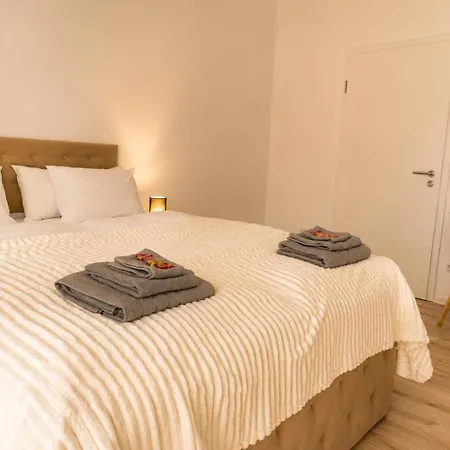 Newly Built - Neu Gebaut - Modern - - Boardinghouse Weisse Taube Apartmanhotel Altenstadt