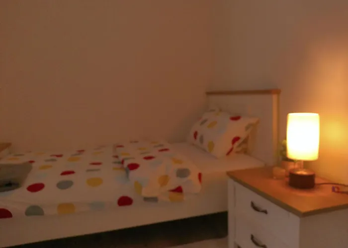 Neu Gebaut - Modern - - Boardinghouse Weisse Taube *