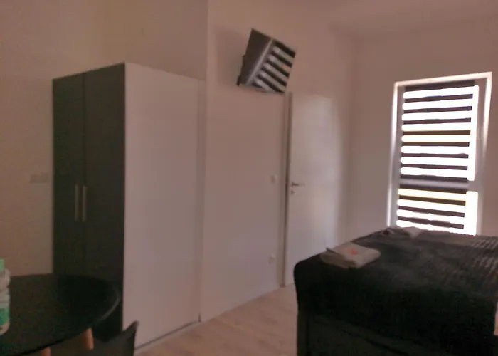 Neu Gebaut - Modern - - Boardinghouse Weisse Taube Altenstadt