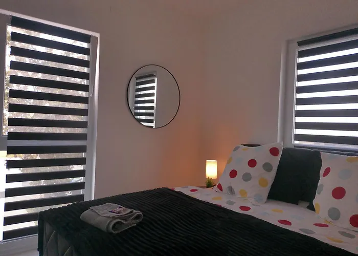 Lägenhetshotell Neu Gebaut - Modern - - Boardinghouse Weisse Taube Altenstadt