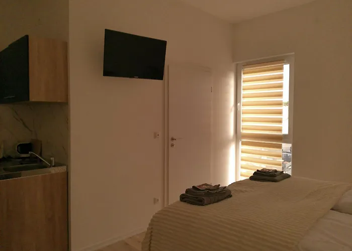 Neu Gebaut - Modern - - Boardinghouse Weisse Taube Altenstadt