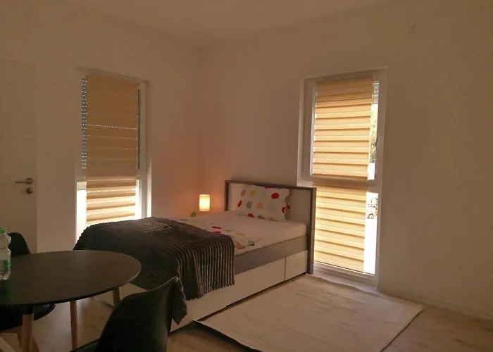 Neu Gebaut - Modern - - Boardinghouse Weisse Taube Lägenhetshotell Altenstadt