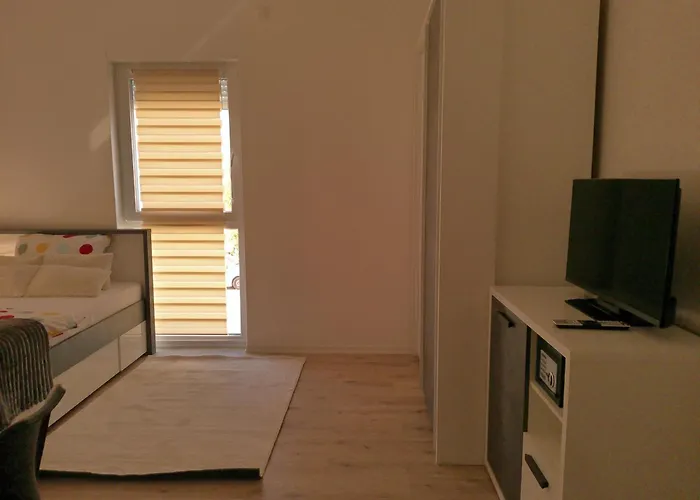 Lägenhetshotell Neu Gebaut - Modern - - Boardinghouse Weisse Taube Altenstadt